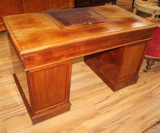 A Victorian mahogany pedestal desk, W.4ft 4in.